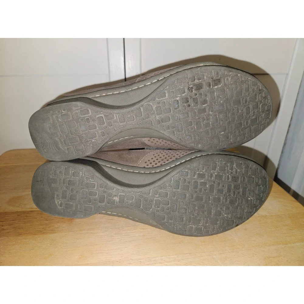 Dansko Women 7.5 Taupe Perforated Leather Wedge Sandals Metallic Straps Back Zip